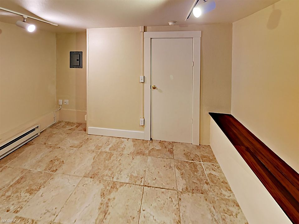 1st image of 219 Ramona St APT 9