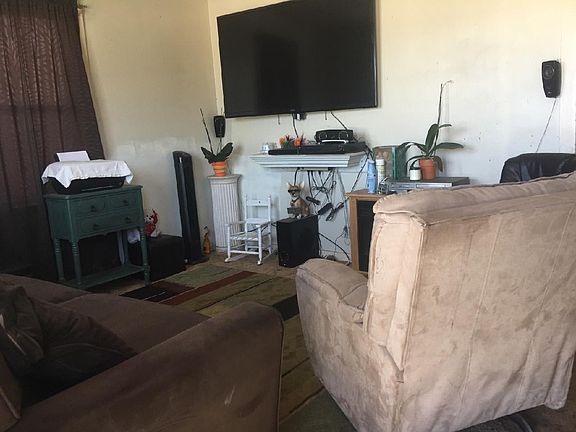 3rd image of 424 Elliot Ave