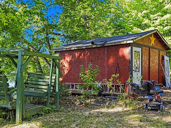 5th image of 27383 Hayne Rd