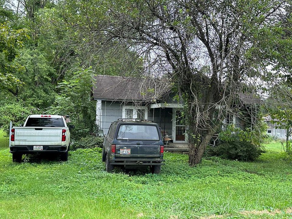 1st image of 120 3rd St