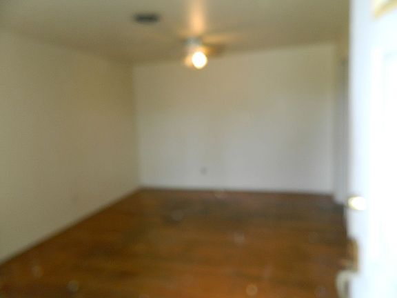 3rd image of 121 Meadow Ave