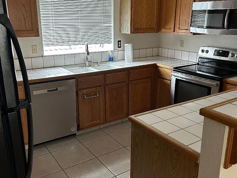 2821 Quarry Stone St — Photo 3