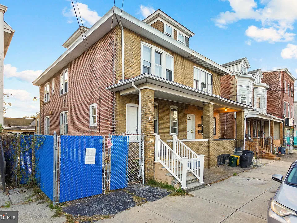 Chestnut Ave