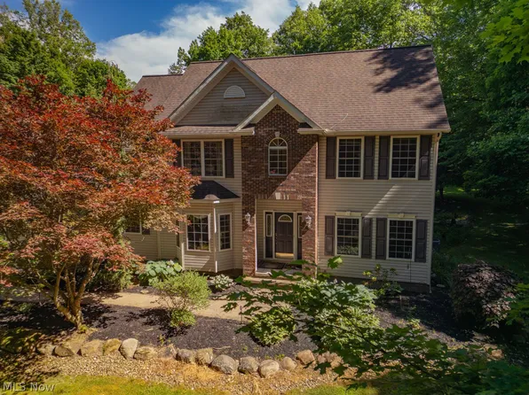 11685 Lancaster Dr, Chagrin Falls, OH 44023