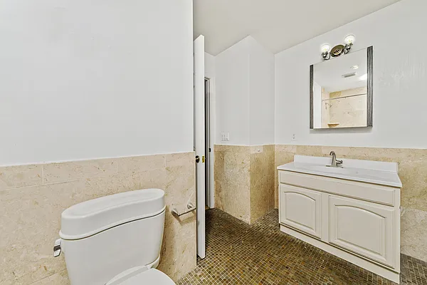 Rented by Vector New York, LLC | media 17