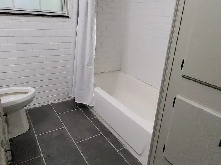 1214 Dillon St — Photo 1