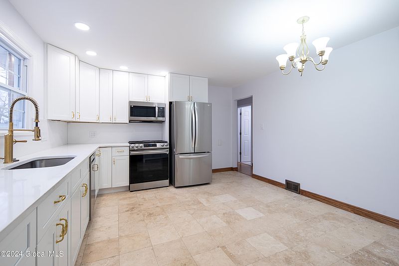 4th image of 105 NYROY Drive