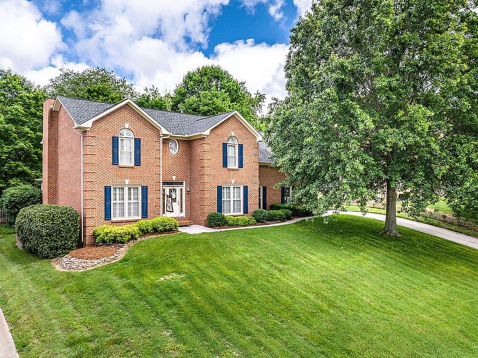 1st image of 424 Sweetgum Dr