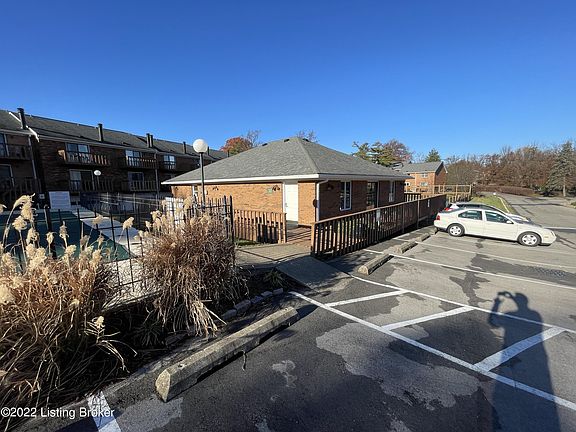 5th image of 1616 Gardiner Ln APT 112