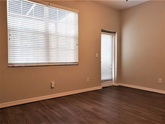 5th image of 3004 Pointeview Dr