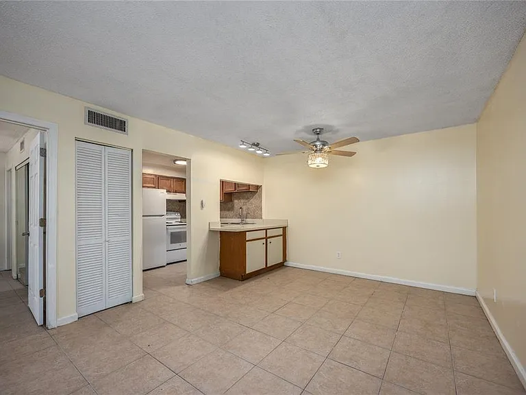 6519 W Newberry Rd #1004 — Photo 8