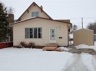 806 3rd St SE, Sidney, MT 59270