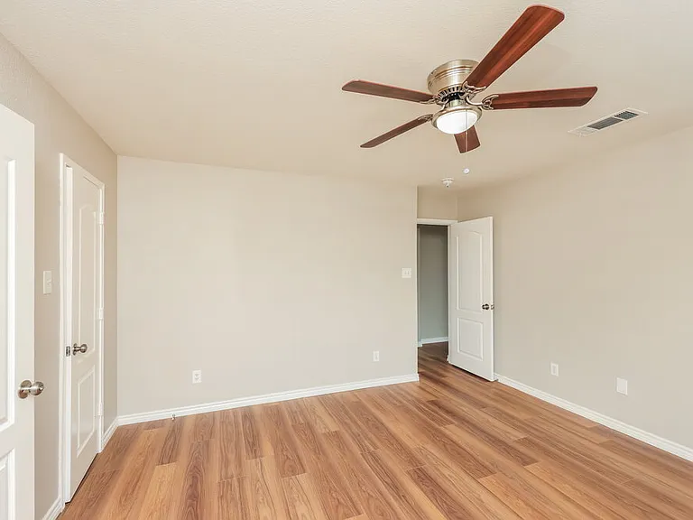 2114 Rose May Dr — Photo 11