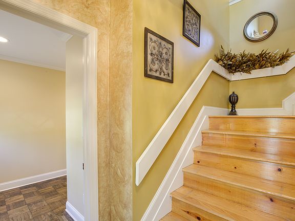 3rd image of 3861 234th St