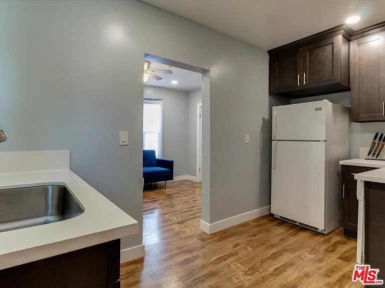 11472 Ventura Blvd #B — Photo 19