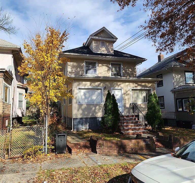 1st image of 219 Pomona Ave