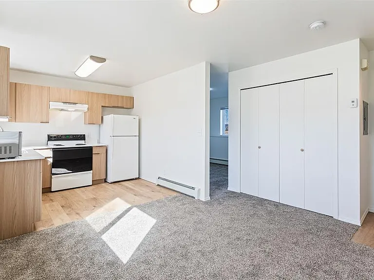 North Russell Apts-1650 N Russell — Photo 29