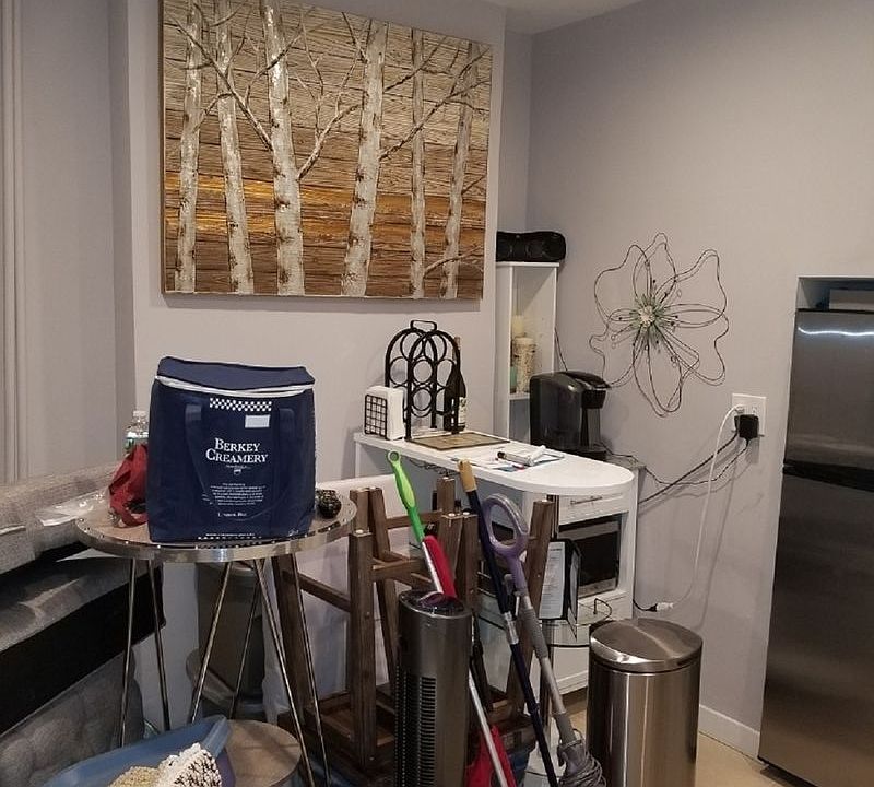 2nd image of 332 W 49th St APT 4FW