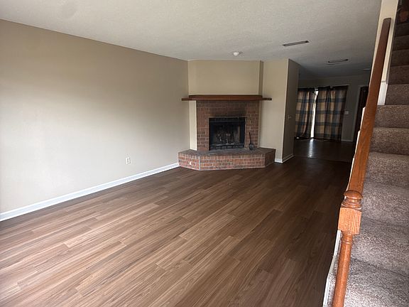 5th image of 107 Woodleigh Rd APT 4