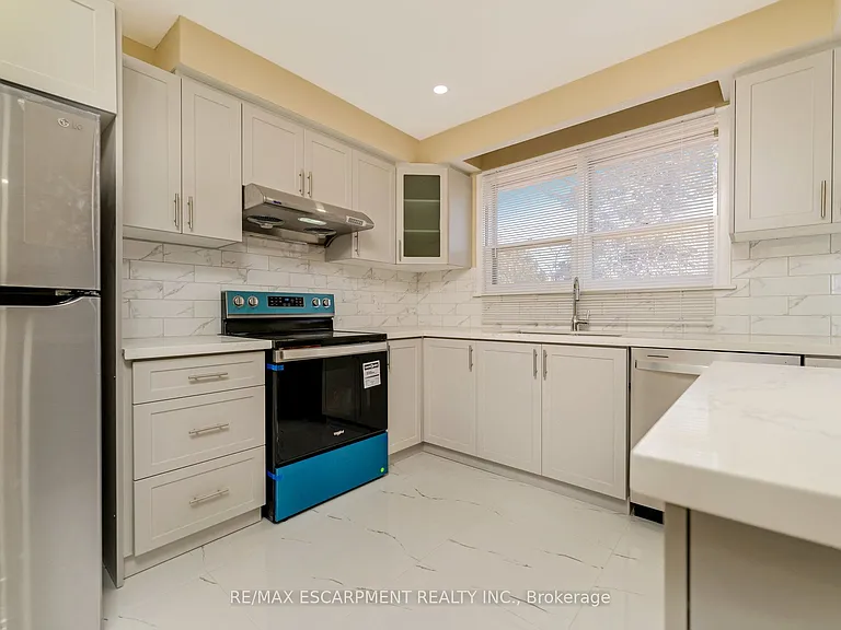 113 Poynter Dr — Photo 14