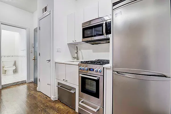 Rented by REAL New York | media 9