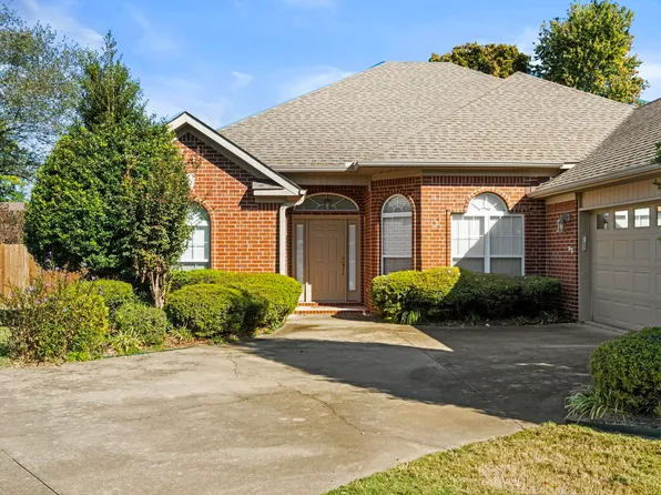 214 Hermitage Dr, Searcy, AR 72143