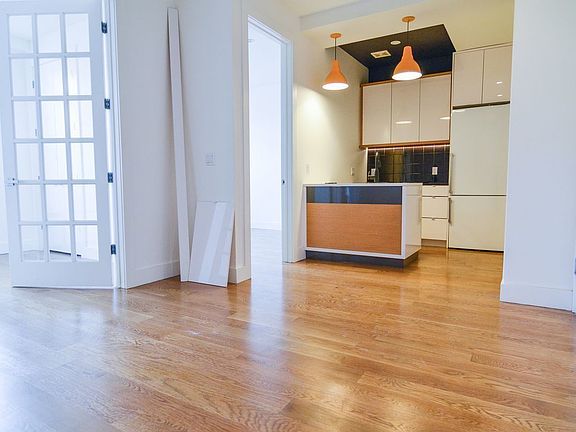 4th image of 140 Manhattan Ave #A2