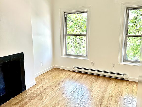 5th image of 229 Kent Ave APT 3