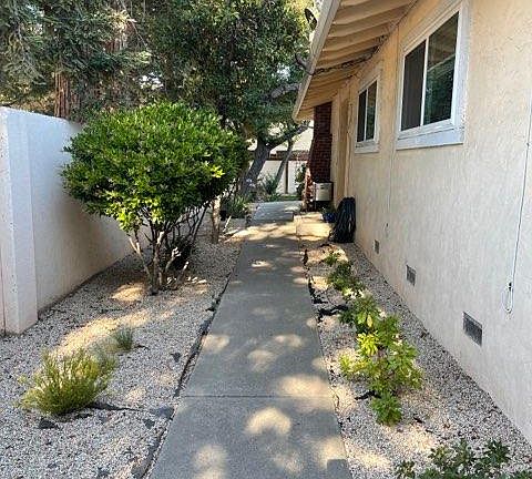 2nd image of 430 Pinehurst Ave
