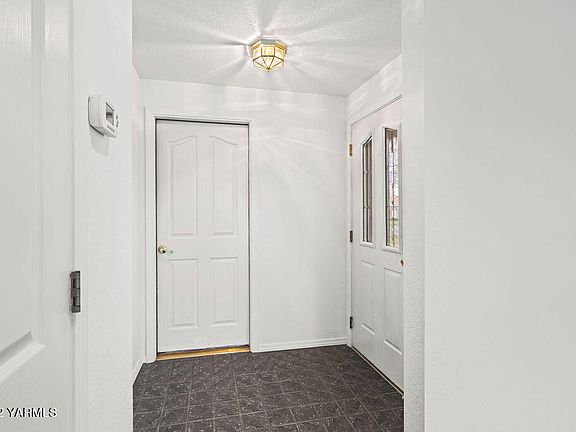 Entrance + Garage Entrance