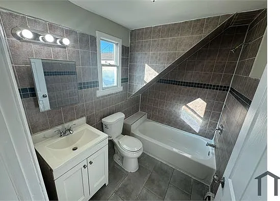 29 Taylor St #2 — Photo 7