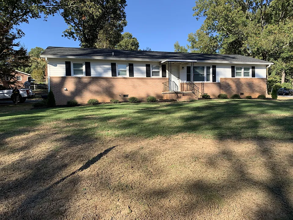 115 Carole Dr