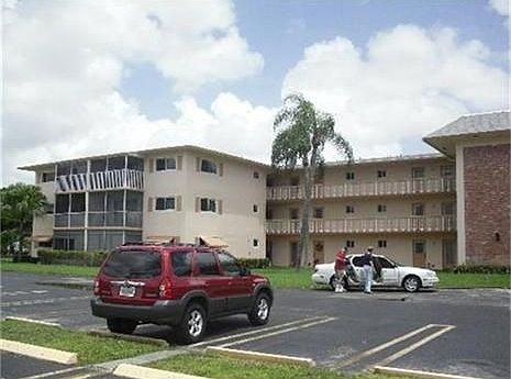 5th image of 981 Hillcrest Ct APT 104
