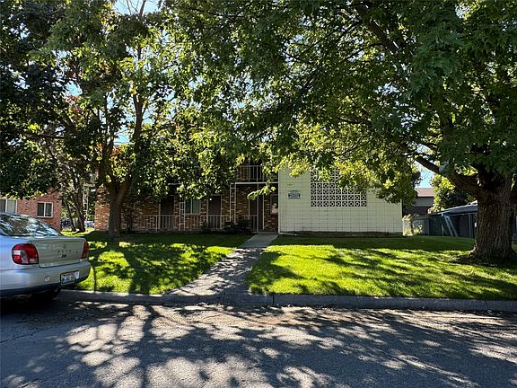 3rd image of 1515-1519 & 1521 Ashberry Ct