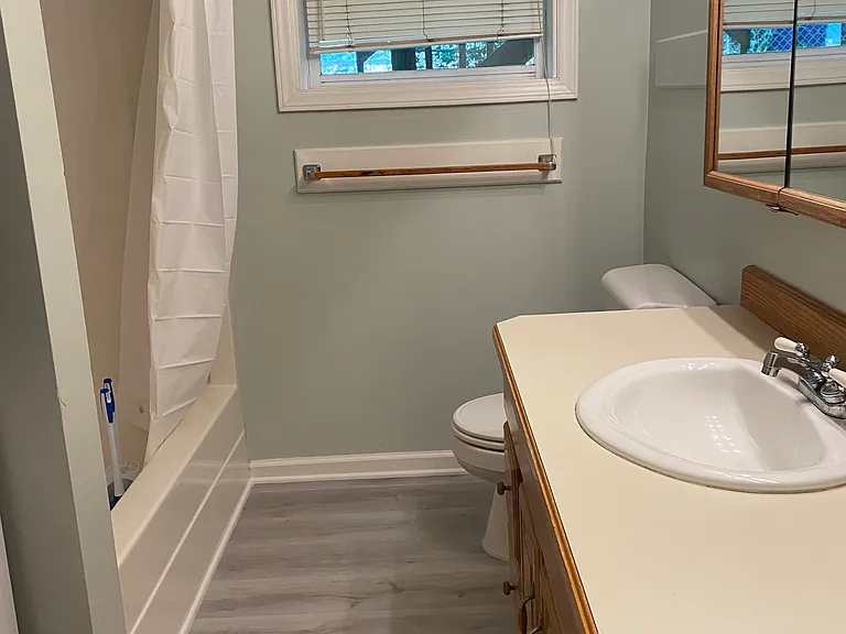 822 Ward St — Photo 12