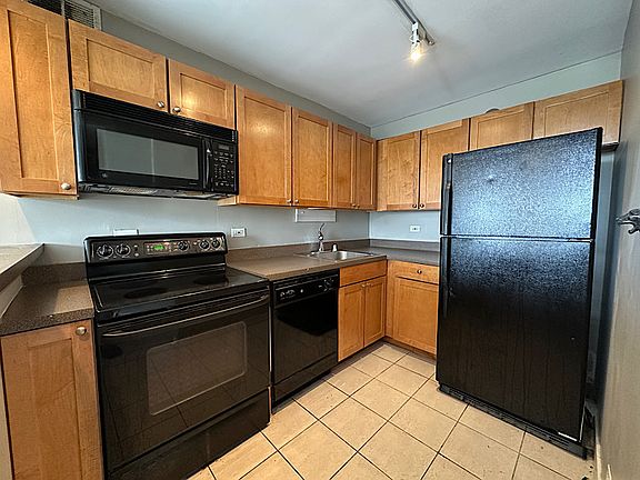 5th image of 655 W Irving Park Rd APT 1007