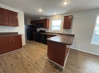 9843 Townsquare Blvd #8, Fenton, MI