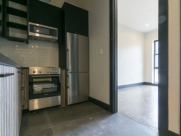 3rd image of 797 Sterling Pl #B4