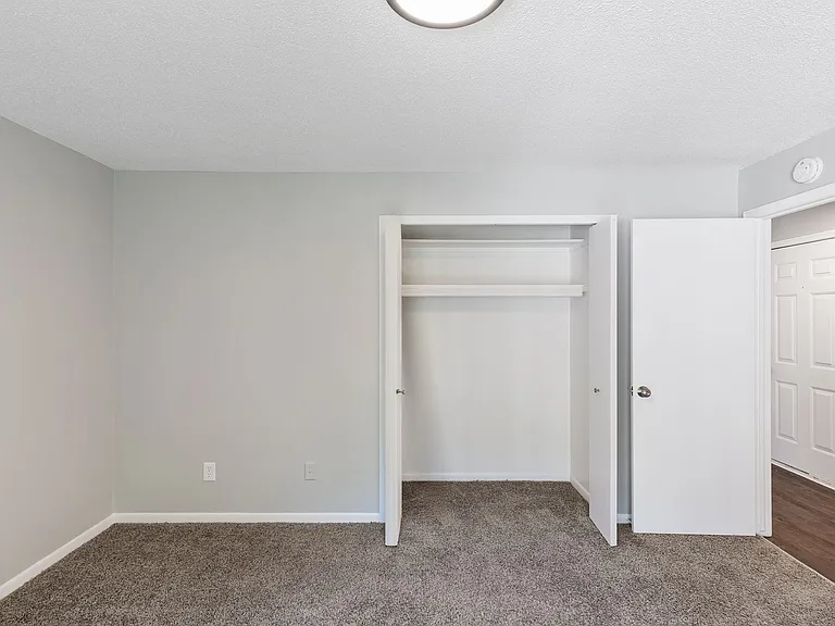 5230 Pointe Dr — Photo 10