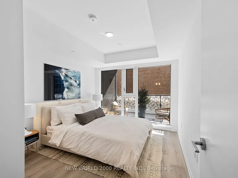 101 Roehampton Ave #411 — Photo 4