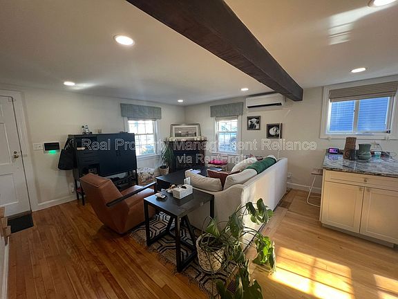 5th image of 76 Granite St