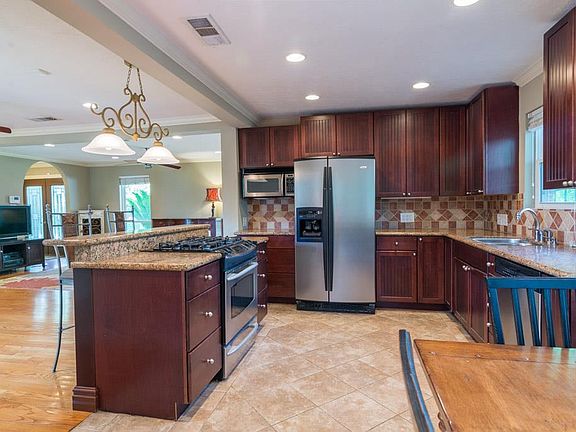 4th image of 4610 Stillbrooke Dr