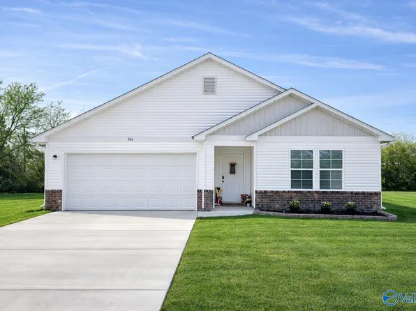 306 Pointer Dr, Albertville, AL 35950