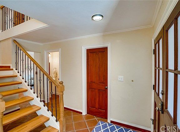4th image of 5 Northwoods Ln