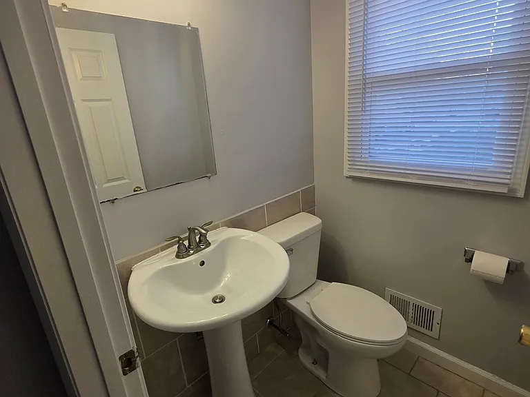 4902 43rd Ave #1 — Photo 8