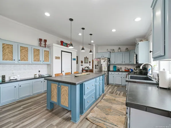 649 OLD ORCHARD LN, Bandera, TX 78003