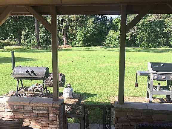 5th image of 279 Broadmoor Dr