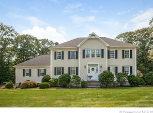 262 Willow Rd, Guilford, CT 06437