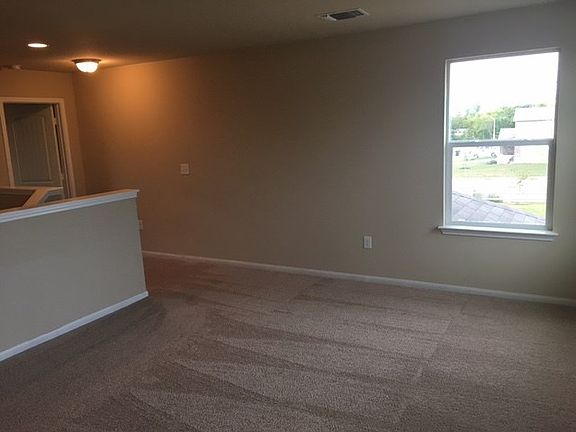3rd image of 444 Moulins Ln
