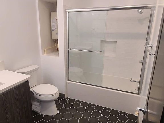 5th image of 7036 La Tijera Blvd #15